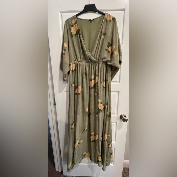 Baltic Born Kia Kimono Maxi Dress - Olive Floral - Picture 4 of 5